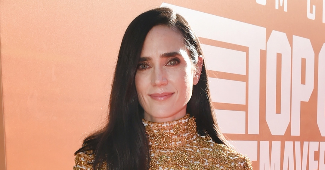 Jennifer Connelly, Paul Bettany & Son’s Rare Appearance Is Plane Sweet
